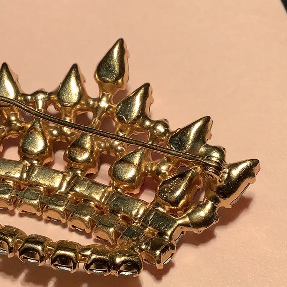 VINTAGE 1950s B. DAVID CROWN RHINESTONE BROOCH, Signed - Picture 4 of 6